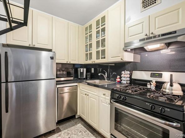 33 Barker Avenue 2J, White Plains NY 10601