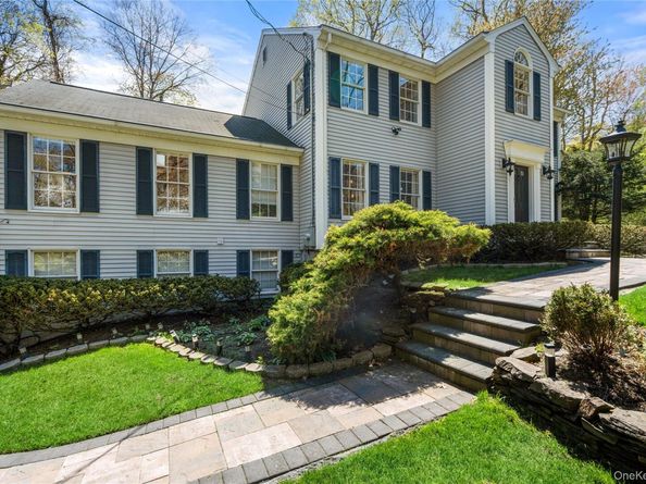 8 Dogwood Road, Stony Brook NY 11790