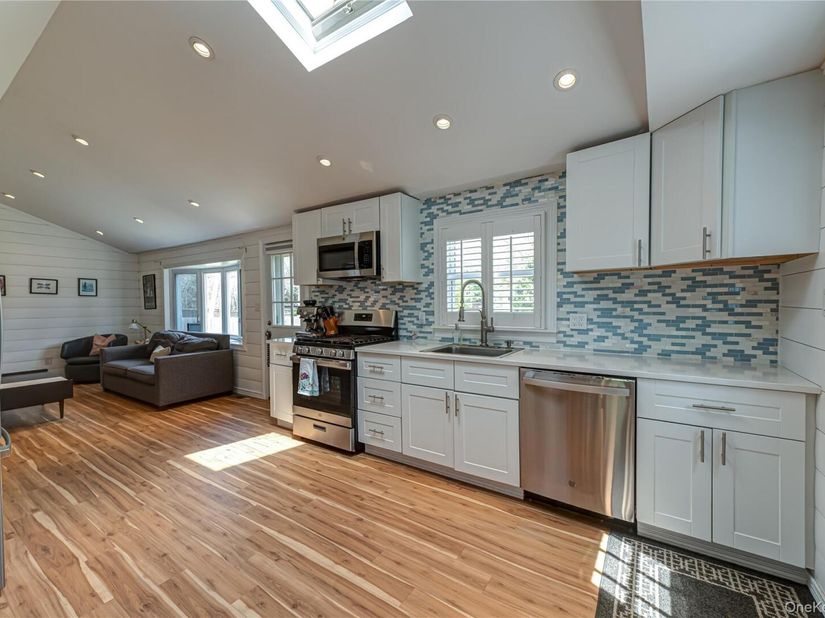 6 Longview Drive, East Quogue NY 11942