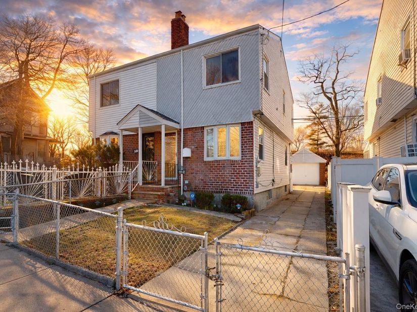 21942 141st Road, Springfield Gardens NY 11413