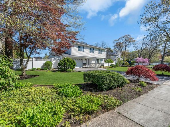 288 Bow Drive, Smithtown NY 11787