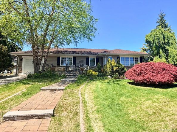 406 Jefferson Street, Franklin Square NY 11010