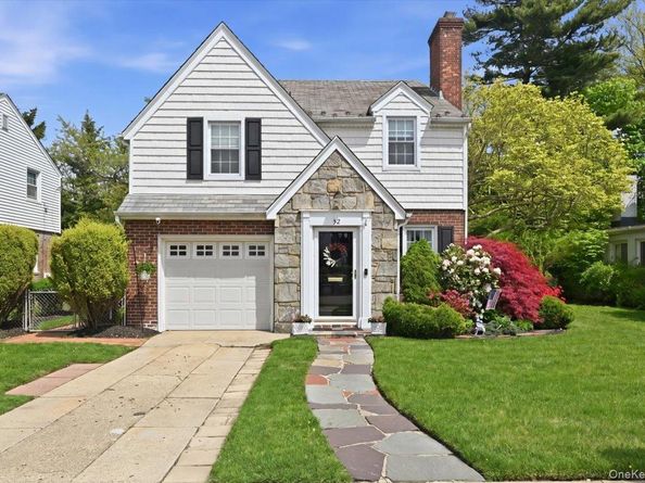 52 Wisteria Avenue, Mineola NY 11501