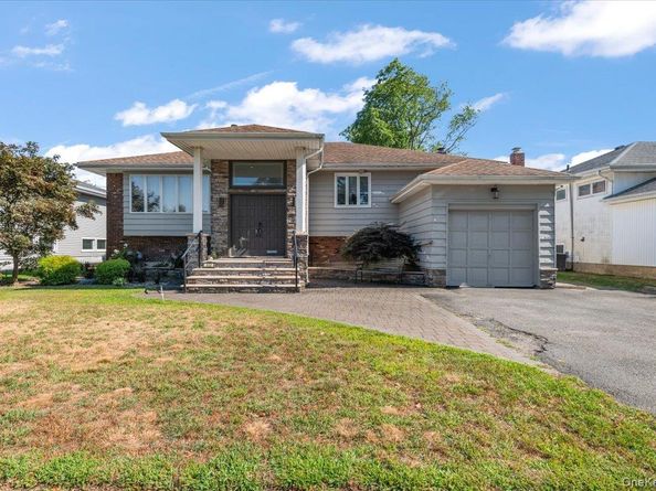 844 Flanders Drive, Valley Stream NY 11581