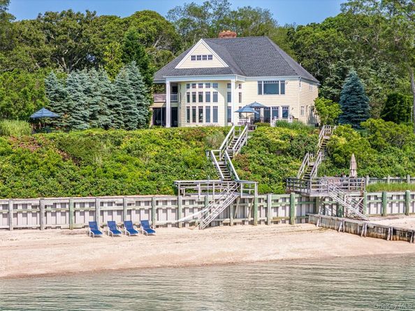 4510 Peconic Bay Boulevard, Laurel NY 11948