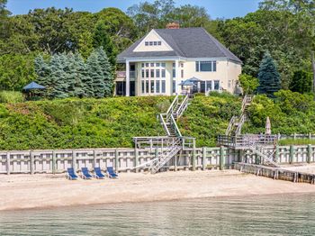 4510 Peconic Bay Boulevard
