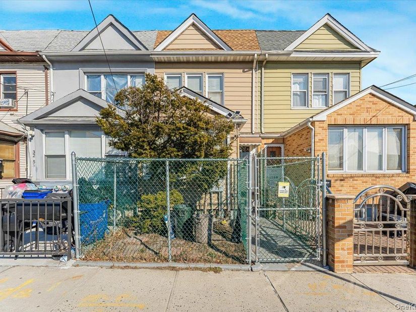 3257 110th Street, East Elmhurst NY 11369