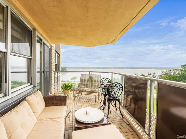 17-85 215th Street 4M, Bayside NY 11360