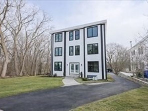 68 Rowe St, Boston MA 02131