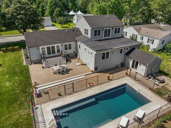 20 Blossom Road, Braintree MA 02184