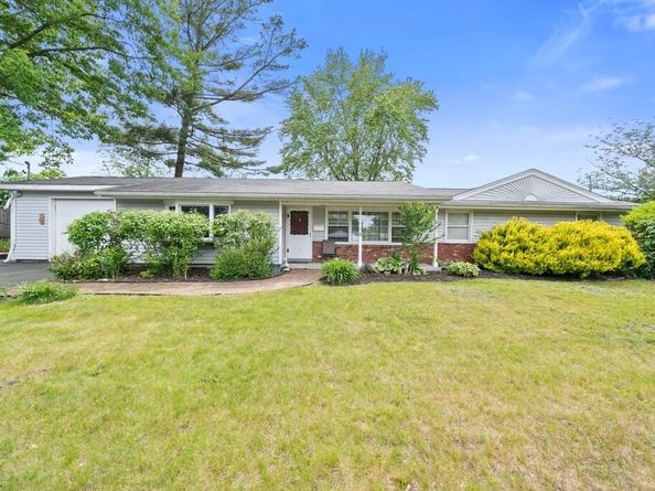 6 Antrim Rd, Peabody MA 01960