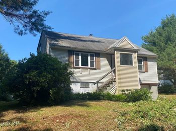 6 Oak Dr