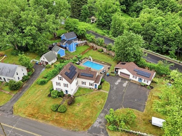 2 Mill St, Brookfield MA 01506