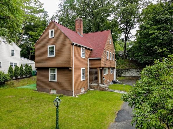 39 Holman Rd, Newton MA 02466