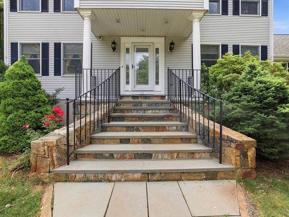 50 Weyfair Path, Weymouth MA 02190