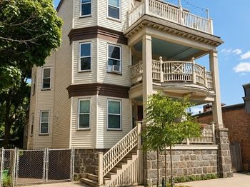 72 Bakersfield St
