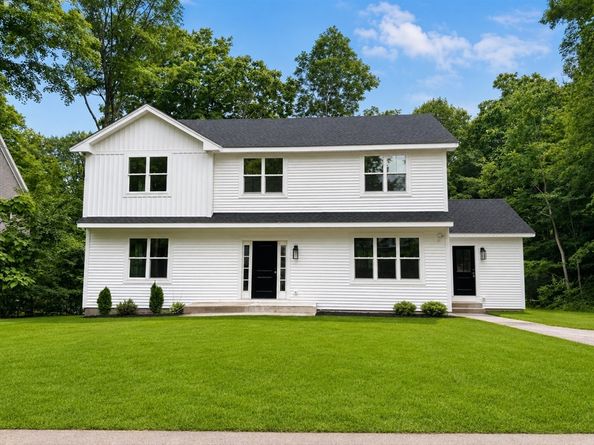 15 Mount Auburn St, Hopkinton MA 01748