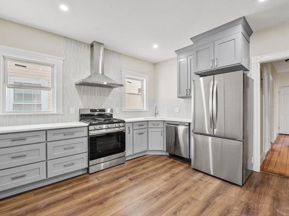 18 Lyon St 2, Boston MA 02122