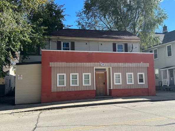 135 Elm St, Southbridge MA 01550