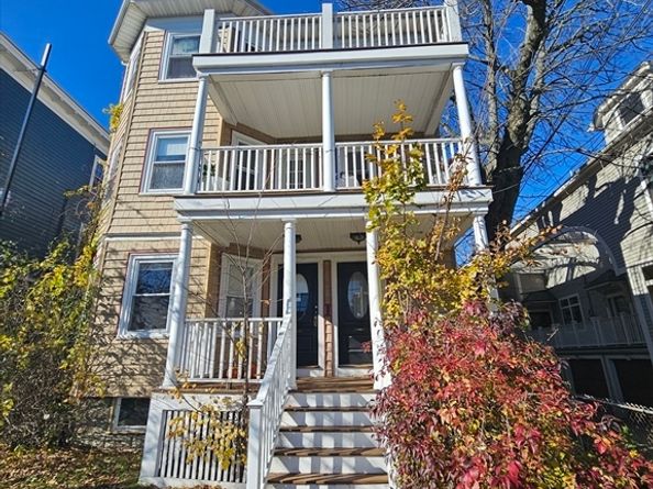 13 Roberts Rd, Cambridge MA 02138