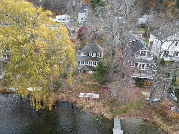 27 Taft Ave, Mendon MA 01756