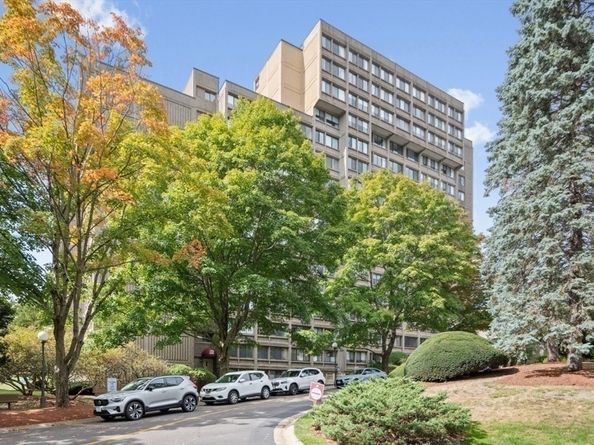 250 Hammond Pond Parkway 1111S, Newton MA 02467