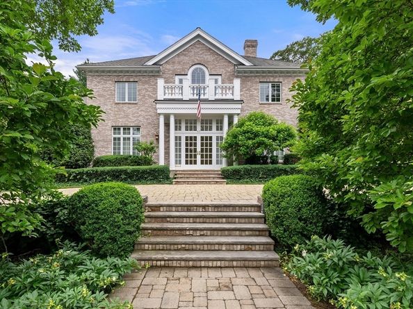 43 Bristol Rd, Wellesley MA 02481