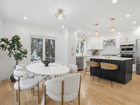 44 Lakeview Terrace, Waltham MA 02451