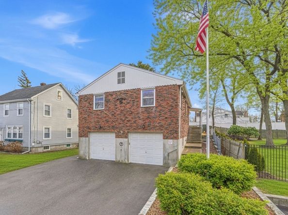 7 Carol St, Stoneham MA 02180