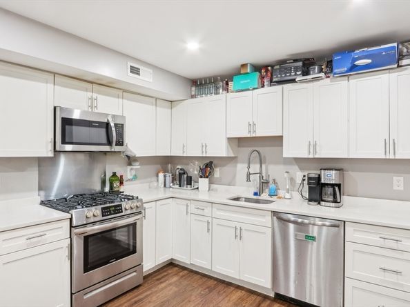 271 W 5th St, Boston MA 02127