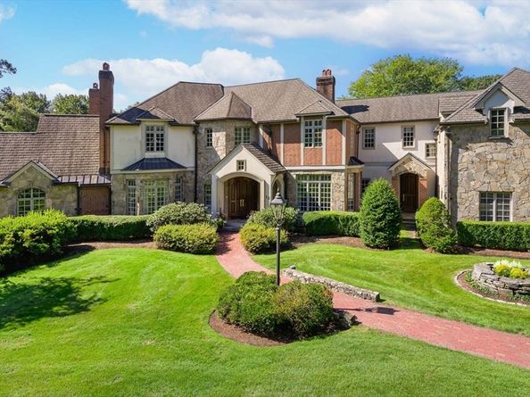 12 Wyndemere Drive, Southborough MA 01772