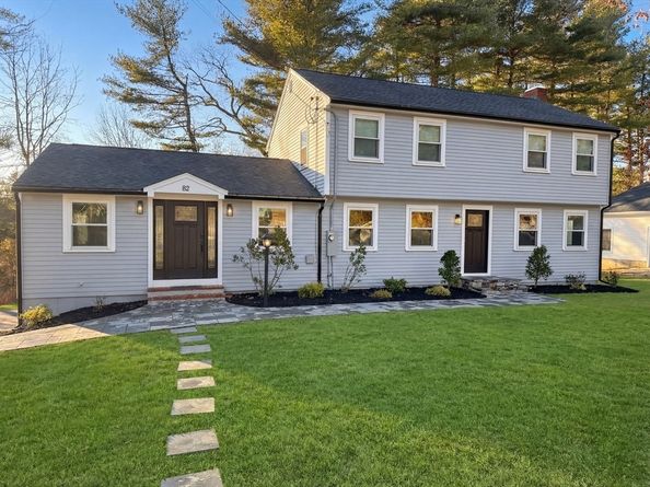 82 Pleasant St, Westford MA 01886