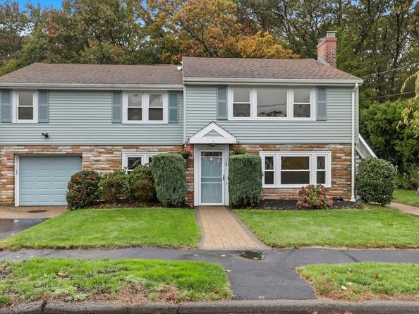 12 Mansfield St, Peabody MA 01960