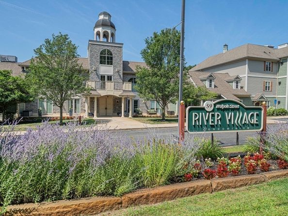 59 Walpole St 210, Canton MA 02021