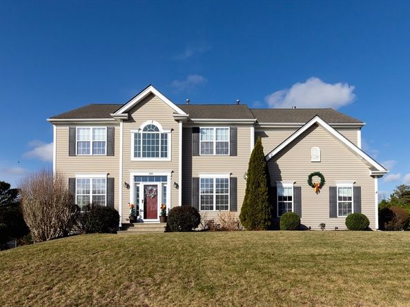 520 Raymond Rd, Plymouth MA 02360