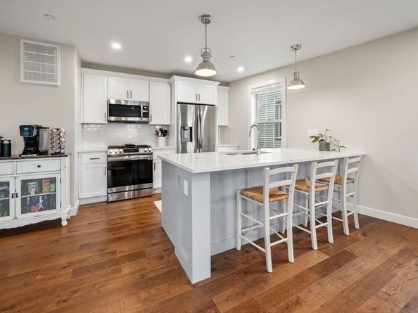 20 Crestway Road 3, Boston MA 02128