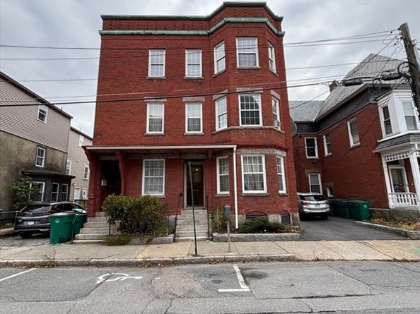 18-22 Hartwell St, Fitchburg MA 01420