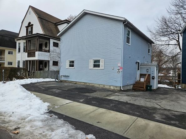 212-214 Dewey St, Worcester MA 01610