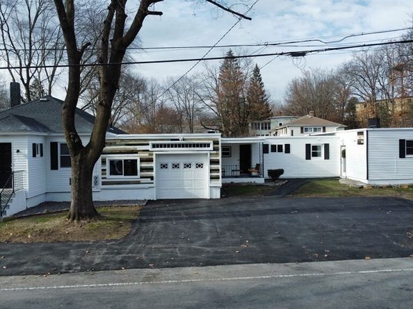 60 Howard St, Leominster MA 01453