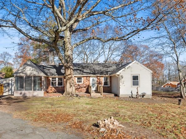 51 Himoor Cir, Randolph MA 02368