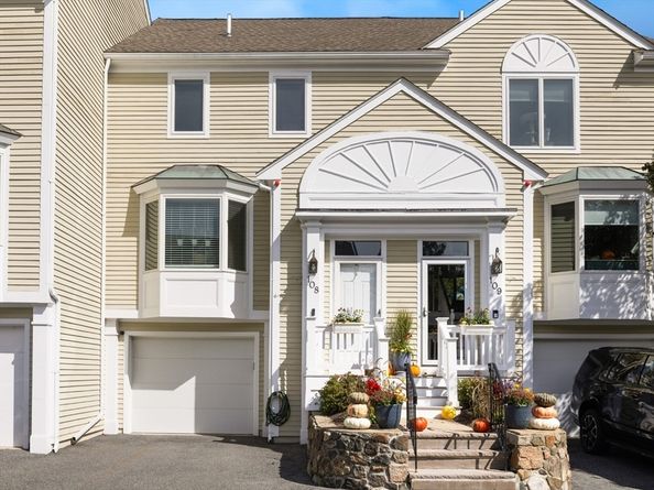 108 Abington Rd 108, Danvers MA 01923