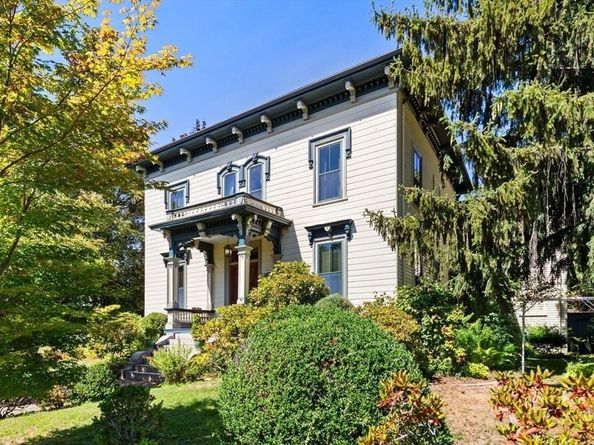 41 Dearborn St, Salem MA 01970