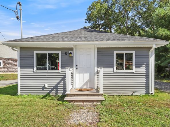 8 10th Ave, Halifax MA 02338