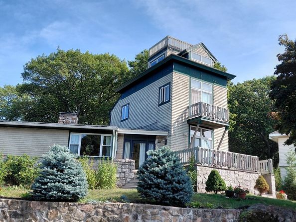 75 Bay View Dr, Swampscott MA 01907