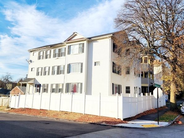 42 Bridgeport St, Worcester MA 01604