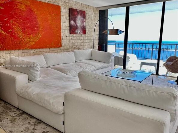 1581 Brickell Ave 2005, Miami FL 33129