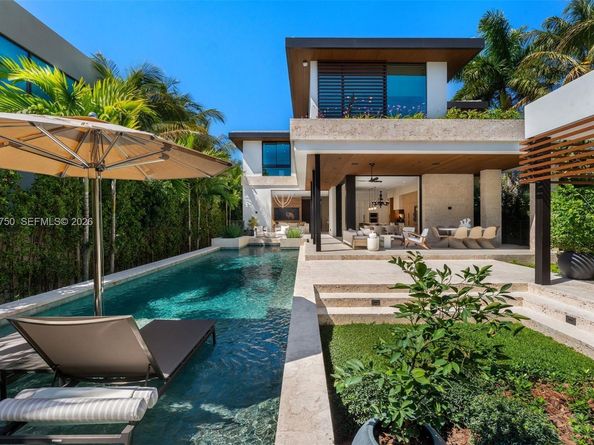 2145 Meridian Ave, Miami Beach FL 33139