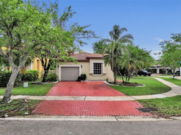 1201 NW 192nd Ln, Pembroke Pines FL 33029