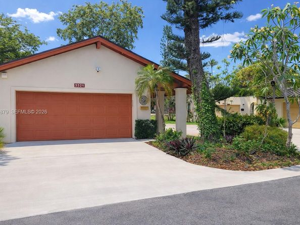 5524 Constant Spring Ter 213, Lauderhill FL 33319