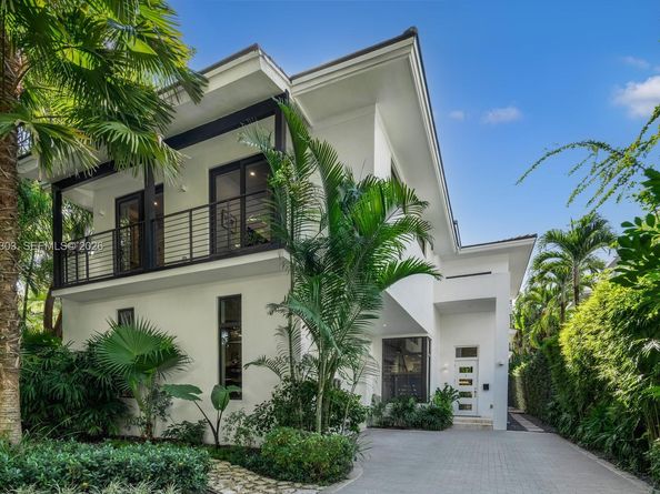 3630 Avocado Ave, Miami FL 33133